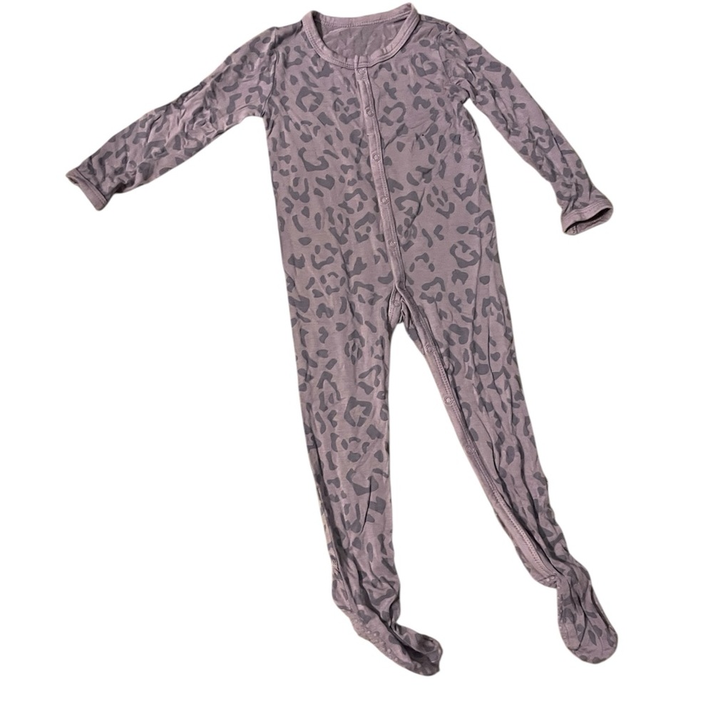 Kyte BABY Buttoned Footie – Taro Leopard –‎ 12-18 Months – Bamboo – NWOT
